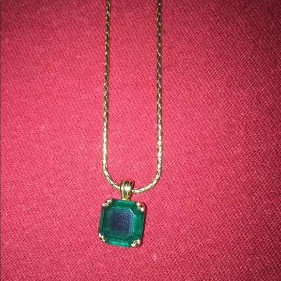 Avon signed pendant and chain - Picture 3 of 4